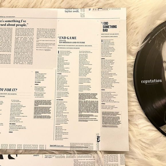 Taylor Swift Limited Edition Reputation Vinyl - Picture 13 of 13